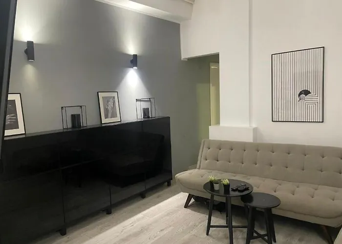 Central Stay Apartment Бухарест