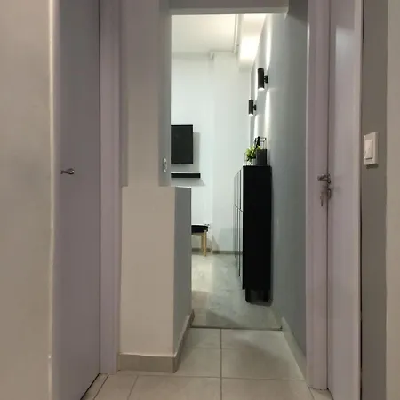 Central Stay Apartment شقة